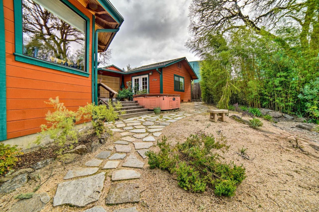 Hilltop Loft Ukiah Vacation Rental! Exterior foto